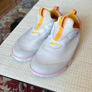 Nike zoom Air pulse vast , pulse men’s sneakers size9/ women 10.5-11